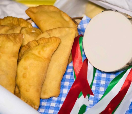 Eccellenze gastronomiche salentine: Calzoni fritti leccesi