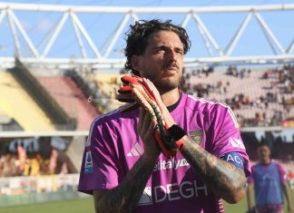 Lecce, Falcone prolunga