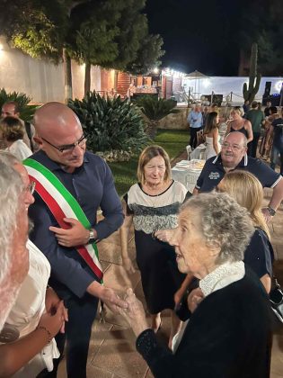 Lecce festeggia il secolo di vita di Oronza Colella: un esempio di forza, autonomia e legame con il territorio - Corriere Salentino