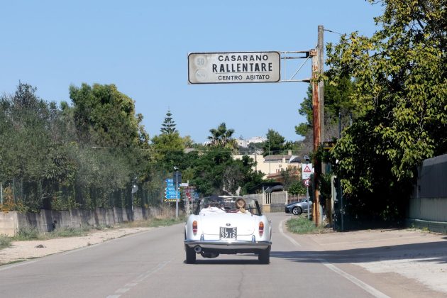 Ruote nella Storia saluta Casarano e celebra la passione per le auto d’epoca - Corriere Salentino