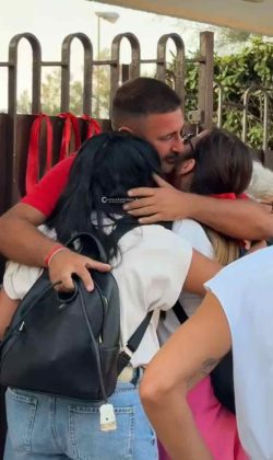 Fiaccolata per Lorena Isceri: la comunità unita nel dolore - Corriere Salentino
