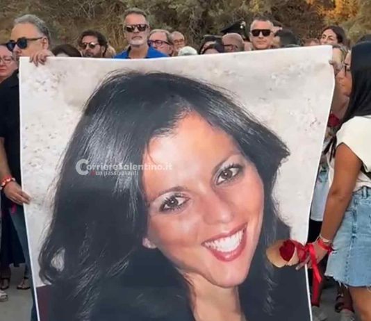 Fiaccolata per Lorena Isceri: la comunità unita nel dolore