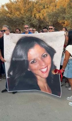 Fiaccolata per Lorena Isceri: la comunità unita nel dolore - Corriere Salentino