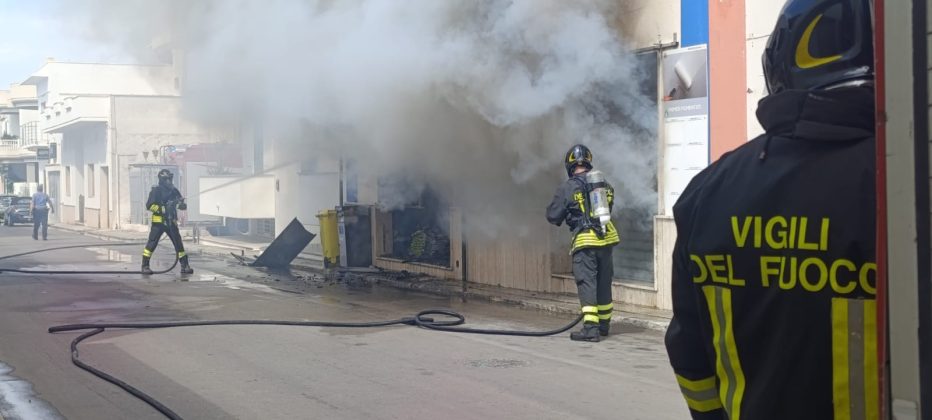 Incendio in una ferramenta a Melissano, l’appello di Federaziende: «Ora serve l'aiuto di tutti per consentire ai due imprenditori di ripartire» - Corriere Salentino