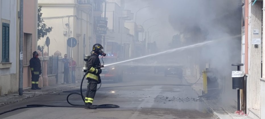 Incendio in una ferramenta a Melissano, l’appello di Federaziende: «Ora serve l'aiuto di tutti per consentire ai due imprenditori di ripartire» - Corriere Salentino