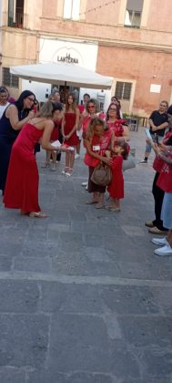 Femminicidio Lorena, a Copertino tutti in rosso per dire basta - Corriere Salentino
