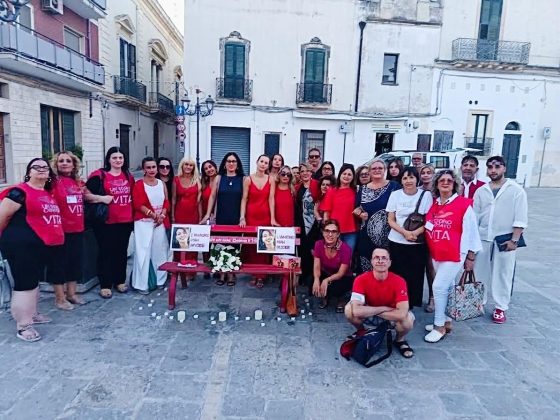 Femminicidio Lorena, a Copertino tutti in rosso per dire basta - Corriere Salentino