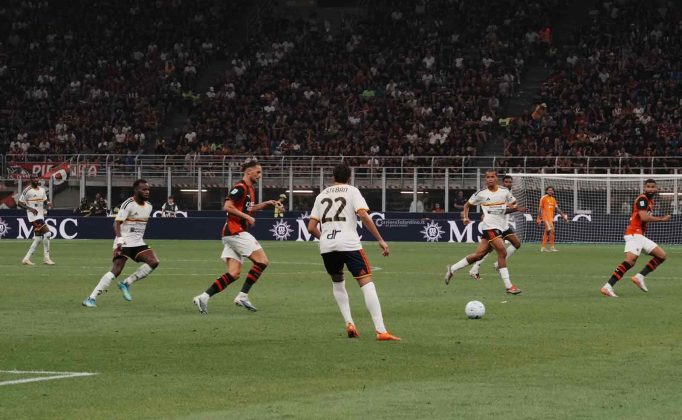 Il Milan travolge un Lecce poco determinato 3 -0 - Corriere Salentino