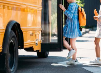 Controlli a Novoli: scuolabus con la revisione scaduta da mesi, fermata l’intera flotta del servizio scolastico