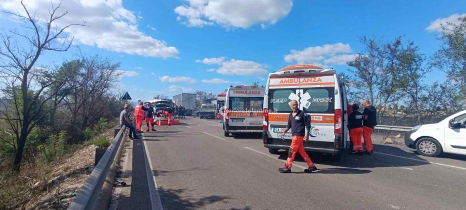 Inferno sulla Statale: prima l’incendio e poi gli incidenti stradali, tre feriti, uno più grave - Corriere Salentino