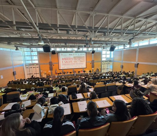 “Ambiente e Salute”, oltre 300 studenti al convegno LILT Lecce: “Rinaturalizzare per vivere, una sfida per la salute del pianeta e delle persone”