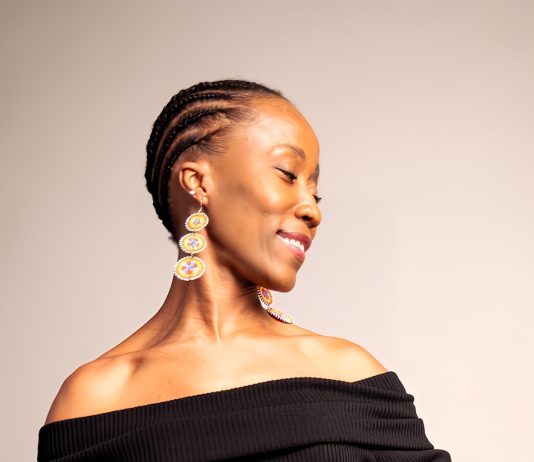 Mercoledì 28 ottobre la cantautrice maliana Rokia Traoré e la salentina Alessia Tondo aprono il festival Salento Jazz al Teatro Apollo