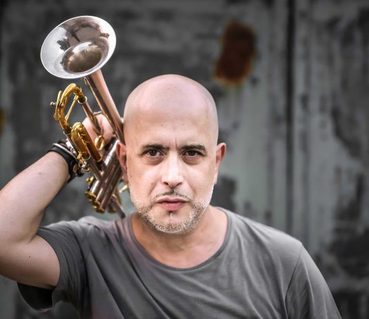 Venerdì 20 novembre “Round About Miles” al Teatro Apollo di Lecce