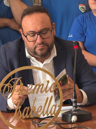 "Premio Isabella" dedicato a persone con disabilità: sabato 10 ottobre la serata al Teatro Cavallino Bianco - Corriere Salentino