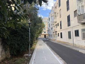 Ciclabili a Lecce, il confronto passa da via Balduini: piazzetta riqualificata, ma restano i nodi dei percorsi - Corriere Salentino