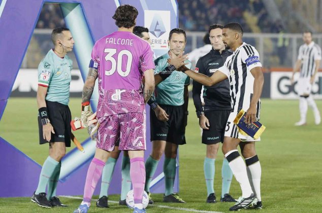 Il Lecce regala un tempo e la Juve lo punisce, ripresa arrembante ma il gol non arriva: 0 a 2 - Corriere Salentino