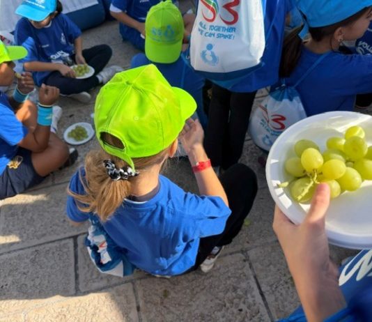 Sport e Alimentazione, uva da tavola pugliese per la merenda di 3000 baby pallavolisti