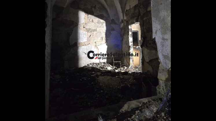 Incendio nella notte a Galatone: grave un uomo, distrutta un'abitazione - Corriere Salentino