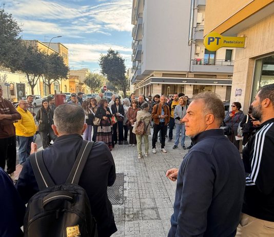 Strisce blu, sit-in a San Pio. Lecce Città Pubblica: “Ritirate la delibera”. De Matteis: “Una tassa sulla periferia”