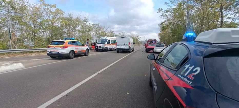 Scontro tra tre auto sulla statale 274 all'altezza di Taviano: tre feriti e traffico in tilt - Corriere Salentino