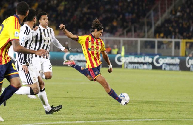 Il Lecce regala un tempo e la Juve lo punisce, ripresa arrembante ma il gol non arriva: 0 a 2 - Corriere Salentino