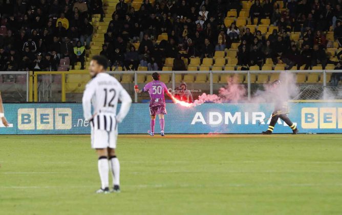 Il Lecce regala un tempo e la Juve lo punisce, ripresa arrembante ma il gol non arriva: 0 a 2 - Corriere Salentino