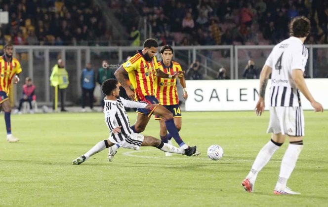 Il Lecce regala un tempo e la Juve lo punisce, ripresa arrembante ma il gol non arriva: 0 a 2 - Corriere Salentino
