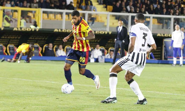 Il Lecce regala un tempo e la Juve lo punisce, ripresa arrembante ma il gol non arriva: 0 a 2 - Corriere Salentino