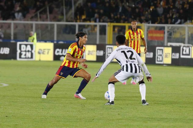 Il Lecce regala un tempo e la Juve lo punisce, ripresa arrembante ma il gol non arriva: 0 a 2 - Corriere Salentino