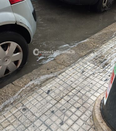Nubifragio e folate di vento piegano il Capoluogo e i Comuni del Nord Salento: strade invase dall'acqua e disagi per le famiglie - Corriere Salentino