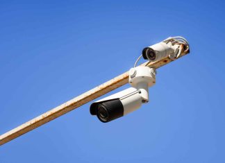 Lecce, telecamere in periferia e riprese frontali dei conducenti. Lo Sportello dei Diritti lancia l’allarme privacy: “Le immagini frontali violano le direttive del Garante”
